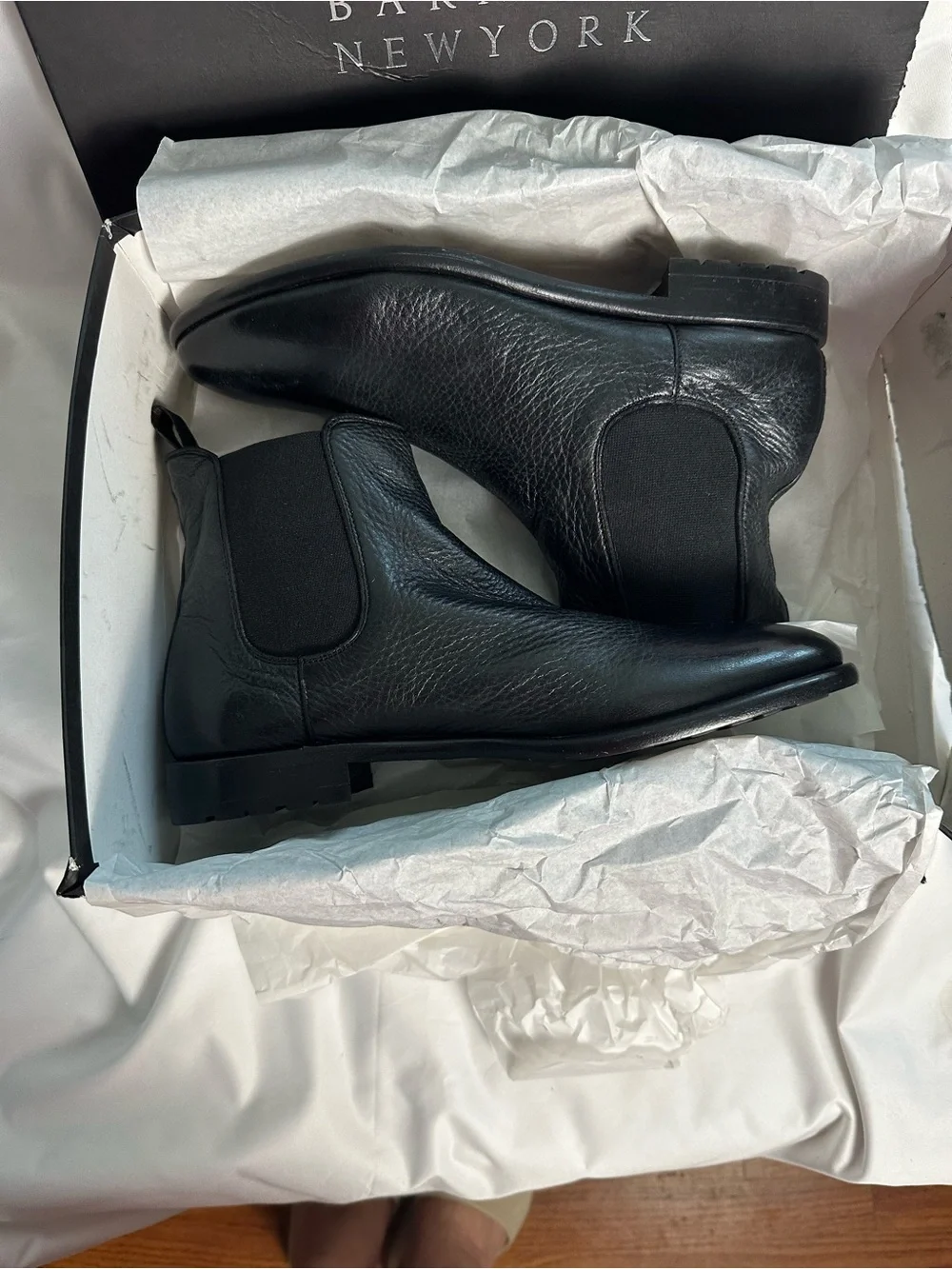 NEW Barneys New York Italy Cervo Leather Chelsea Boots 6M